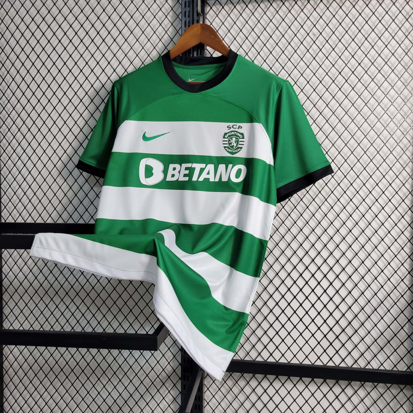 2023/2024 Sporting Lisbon Home Football Shirt