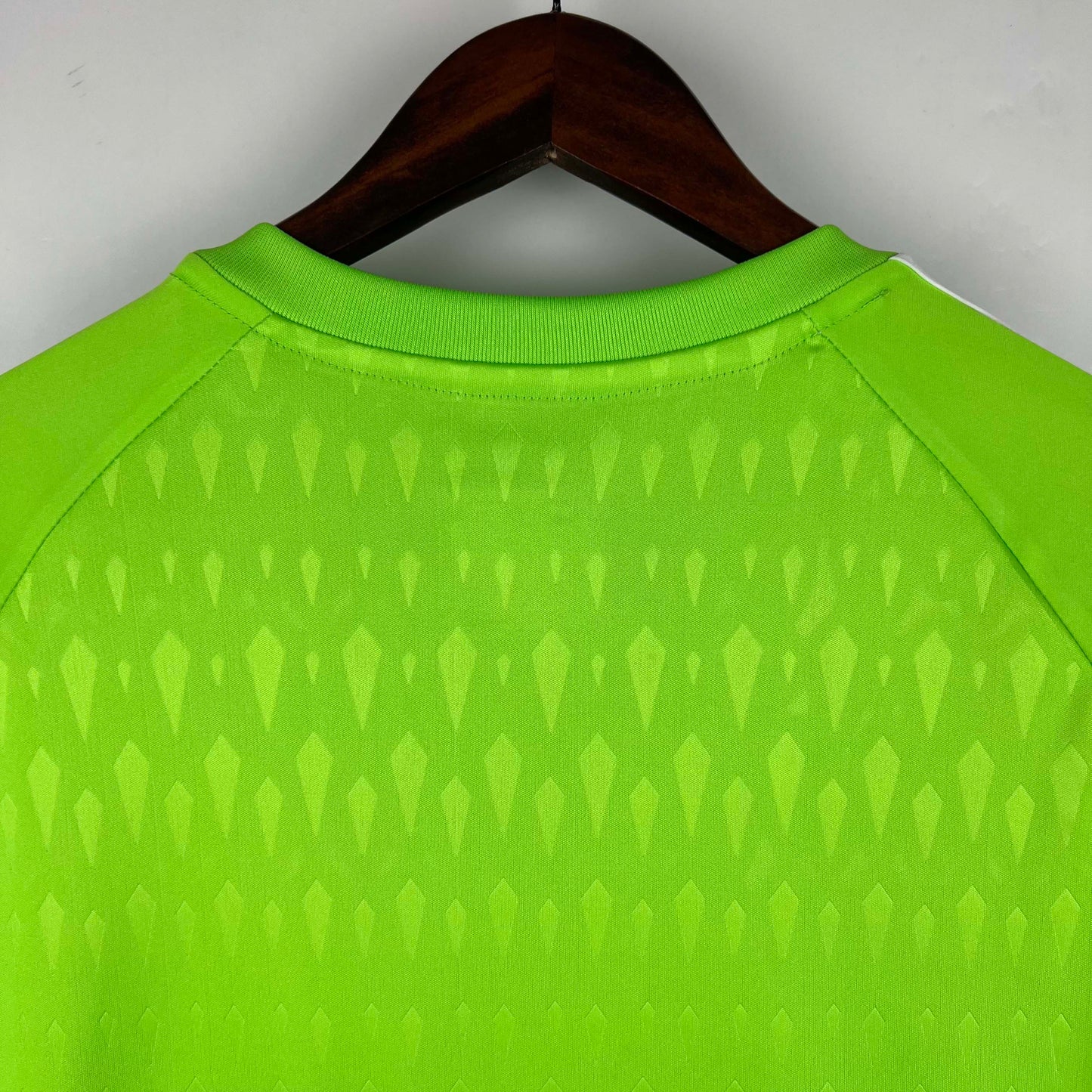 2023/2024 Real Madrid Goalkeeper Fluorescent color Football Shirt1:1 Thai Quality