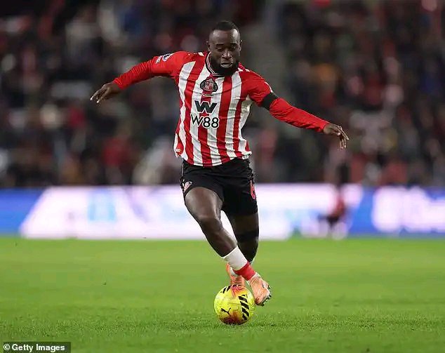 Liverpool Consider Late Move for Sunderland Defender Lutsharel Geertruida