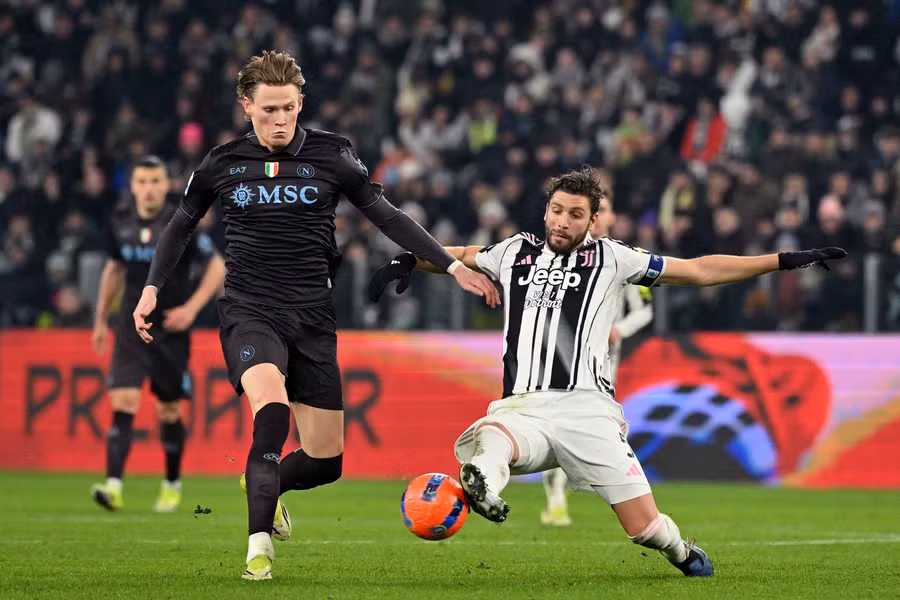 McTominay Weighs England Return Despite Napoli Success