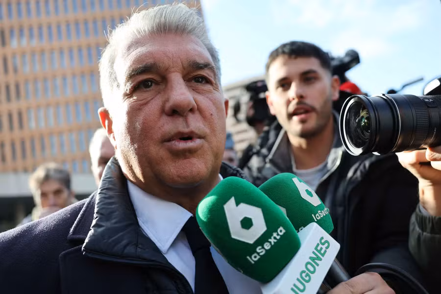 Barcelona president Joan Laporta resigns to seek re-election